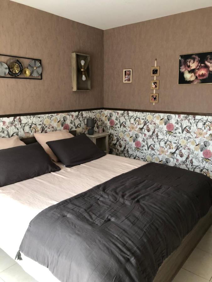Au Bord De L Eau Bed & Breakfast Surba Bagian luar foto