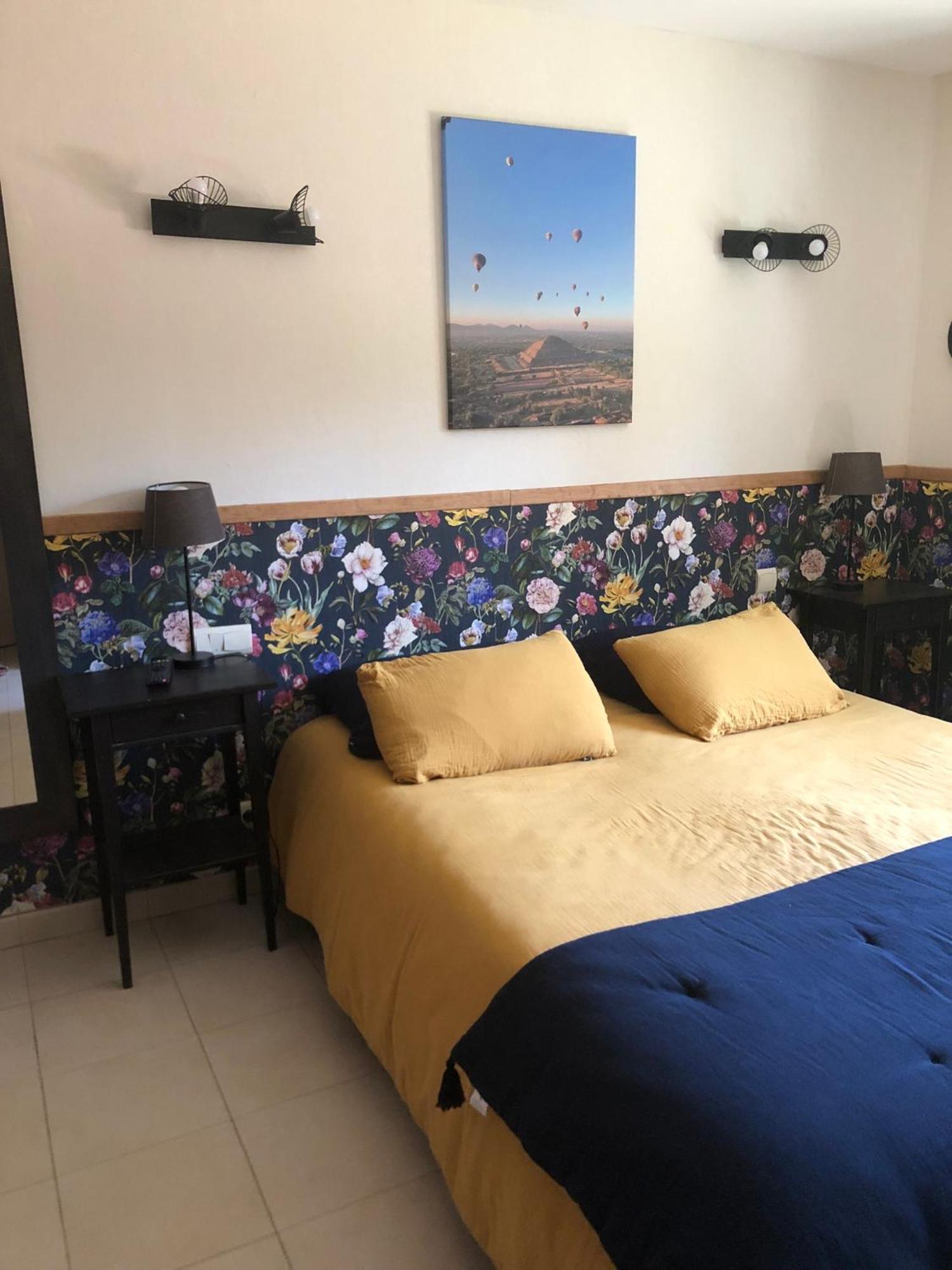 Au Bord De L Eau Bed & Breakfast Surba Bagian luar foto