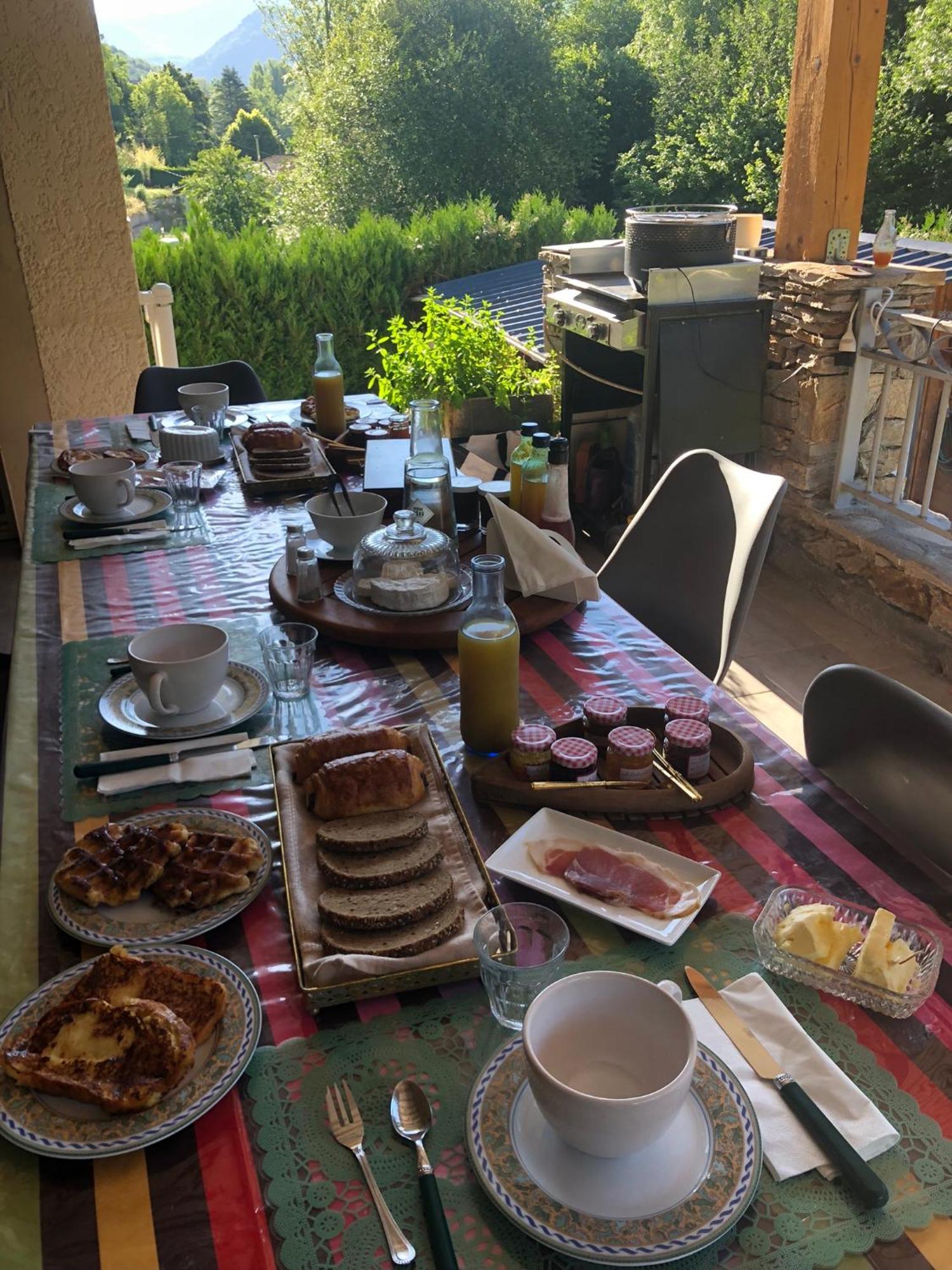 Au Bord De L Eau Bed & Breakfast Surba Bagian luar foto